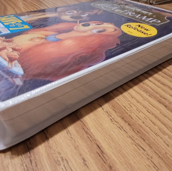 Walt Disney's Masterpiece. LADY AND THE TRAMP - Picture 3 of 7